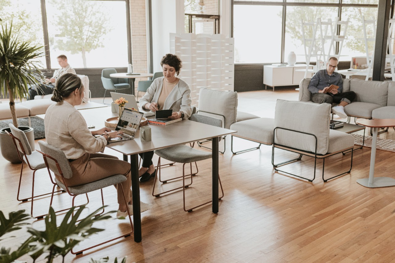 Jive Collaborative Table