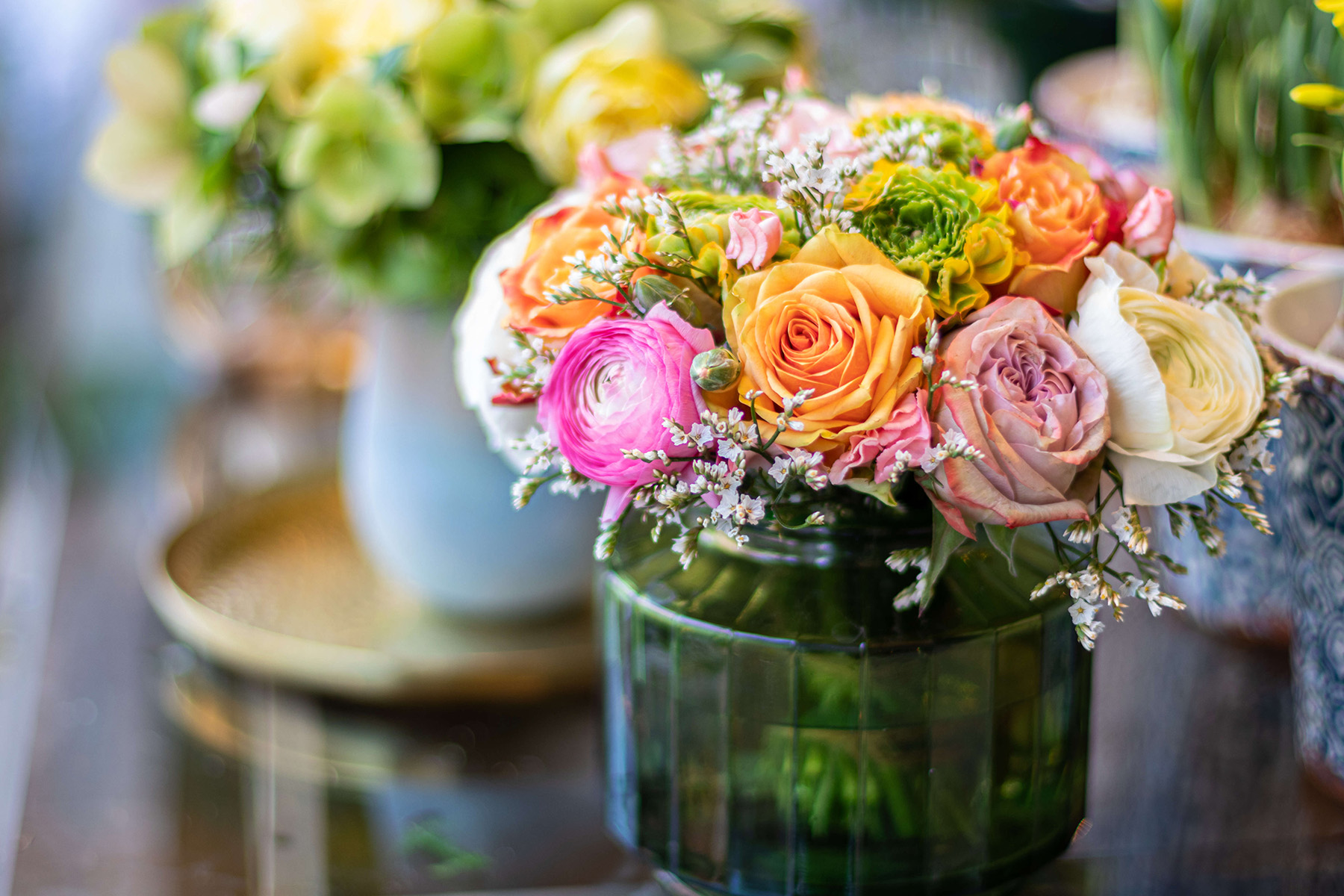 Prachtig klein boeketje in etalage winkel te Beveren.