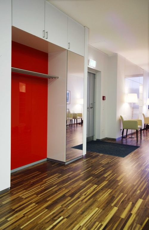 Garderobe Care Acydemy, designed von Studio Thörnblom