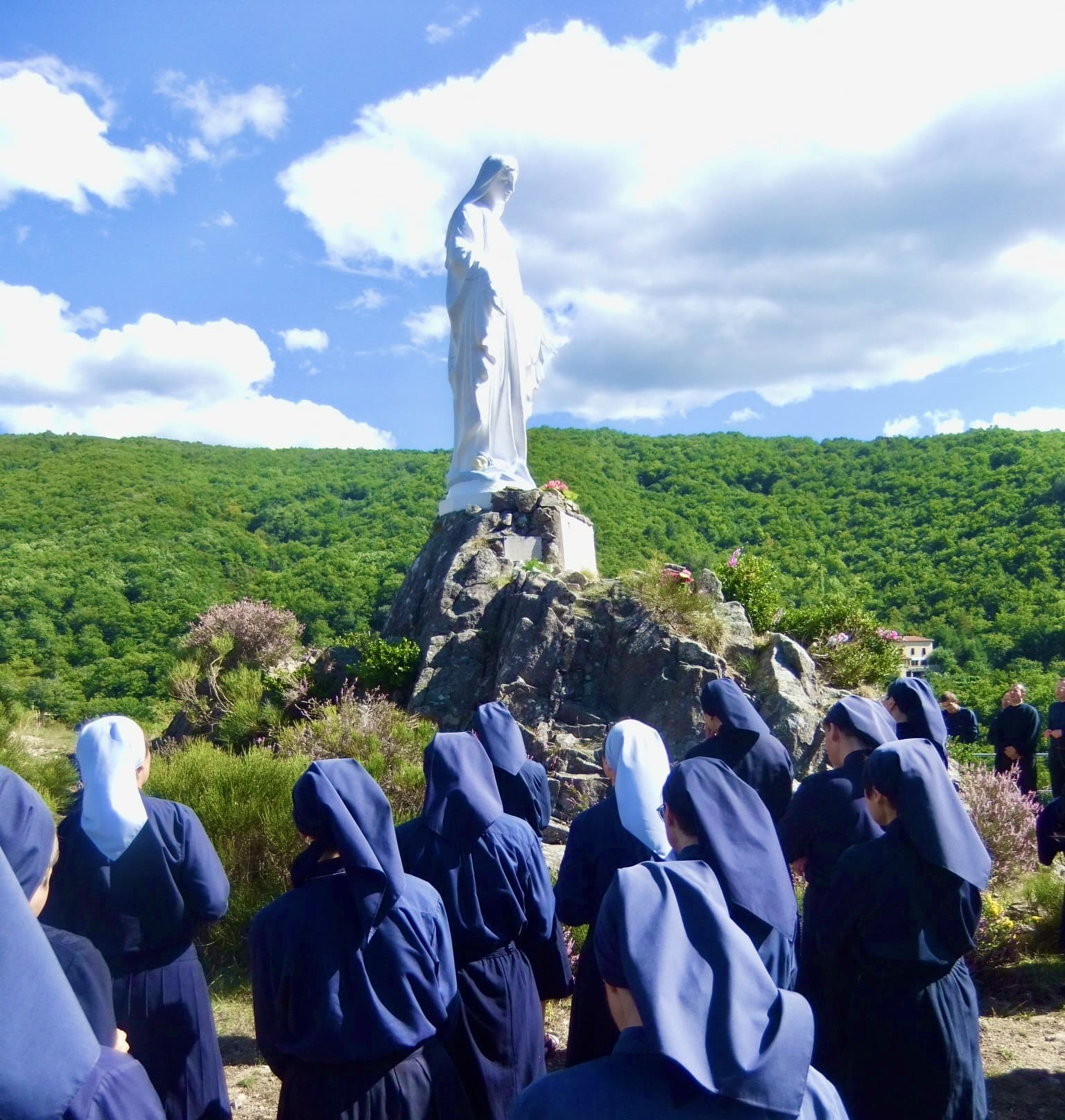 Famille Missionnaire de Notre-Dame - Saint-Pierre-de-Colombier
