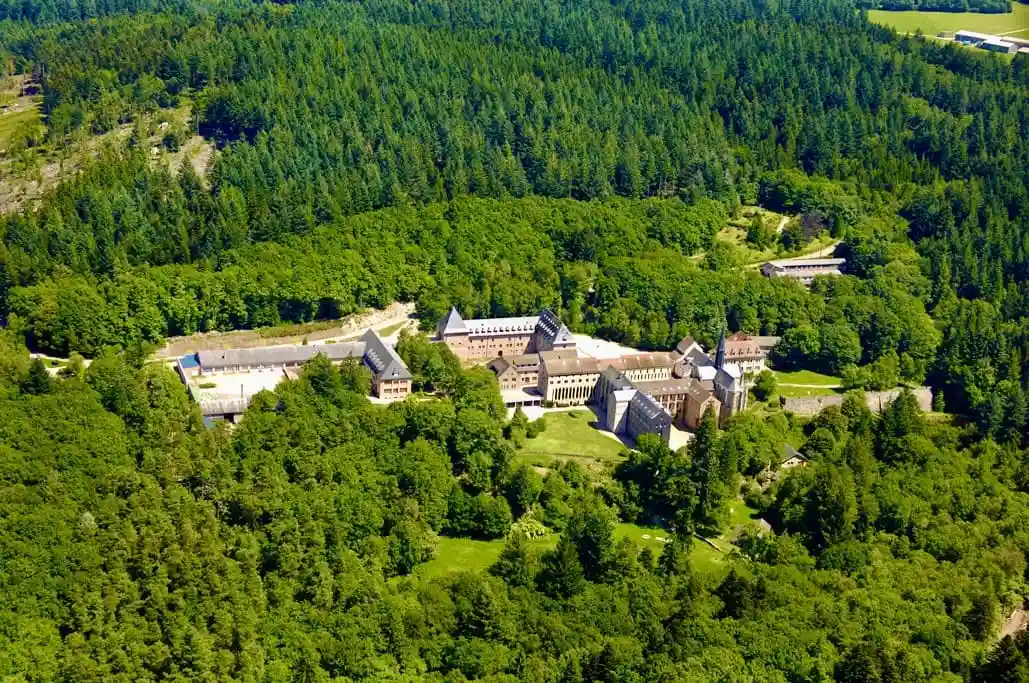 Abbaye Sainte-Marie de la Pierre-qui-Vire