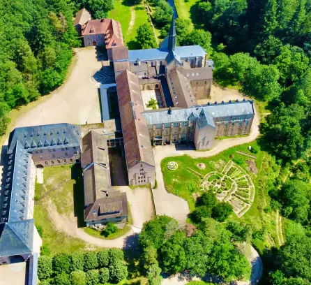 Abbaye Sainte-Marie de la Pierre-qui-Vire