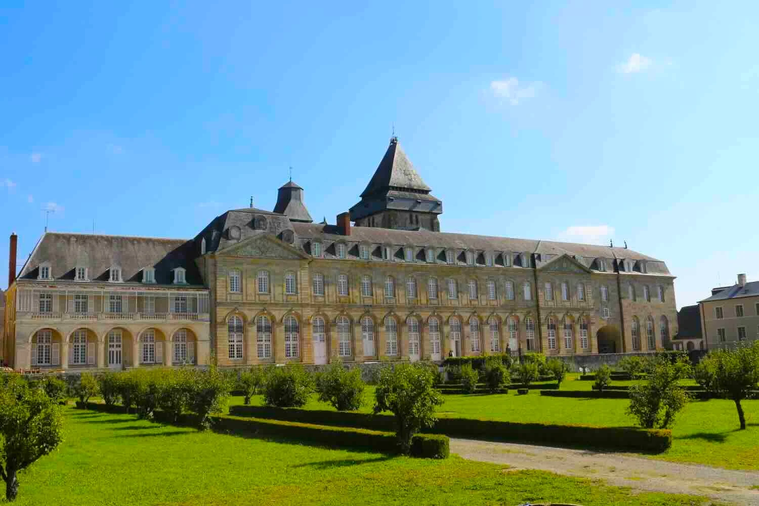Abbaye d'Evron