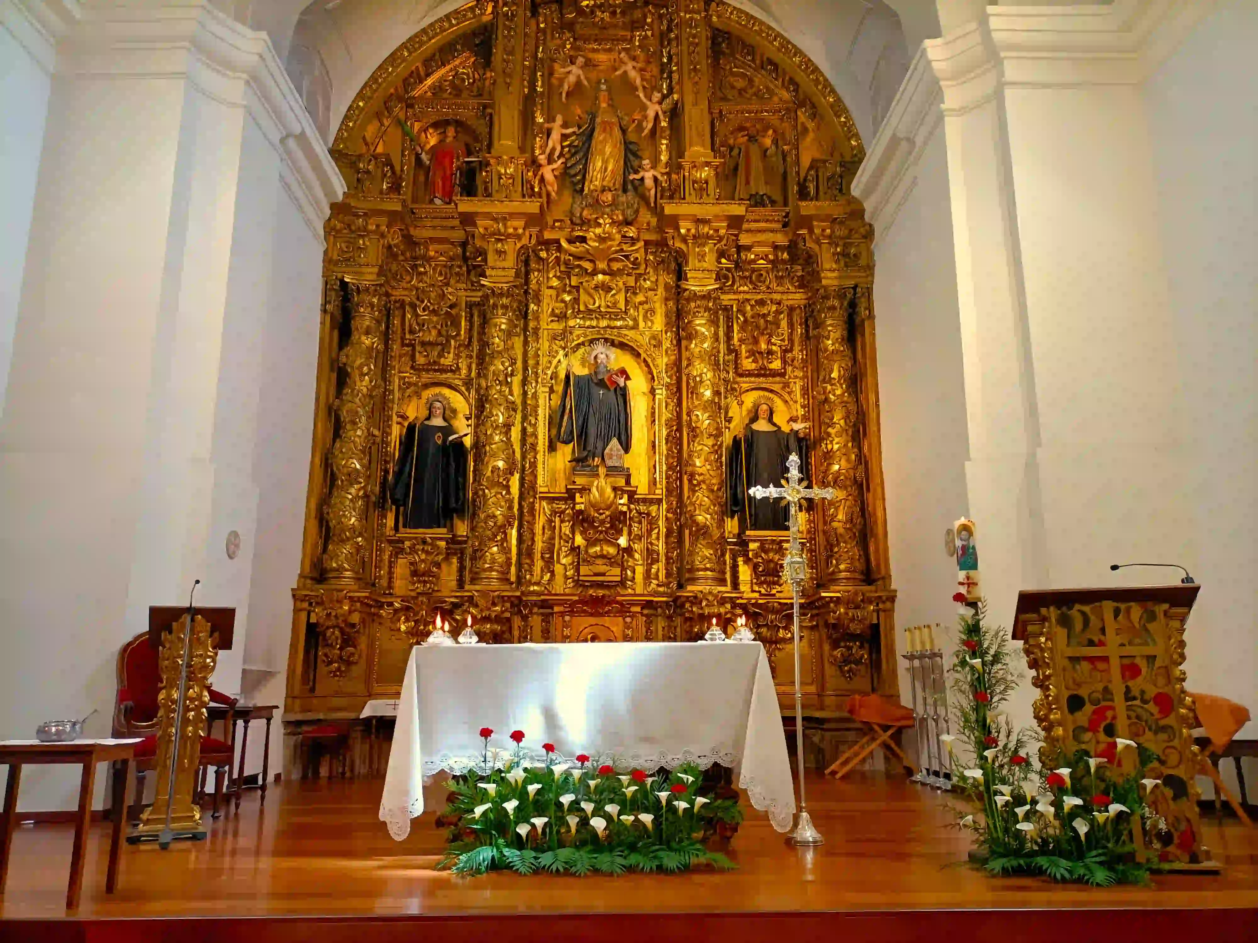 Monasterio de benedictinas Santa María de Carbajal