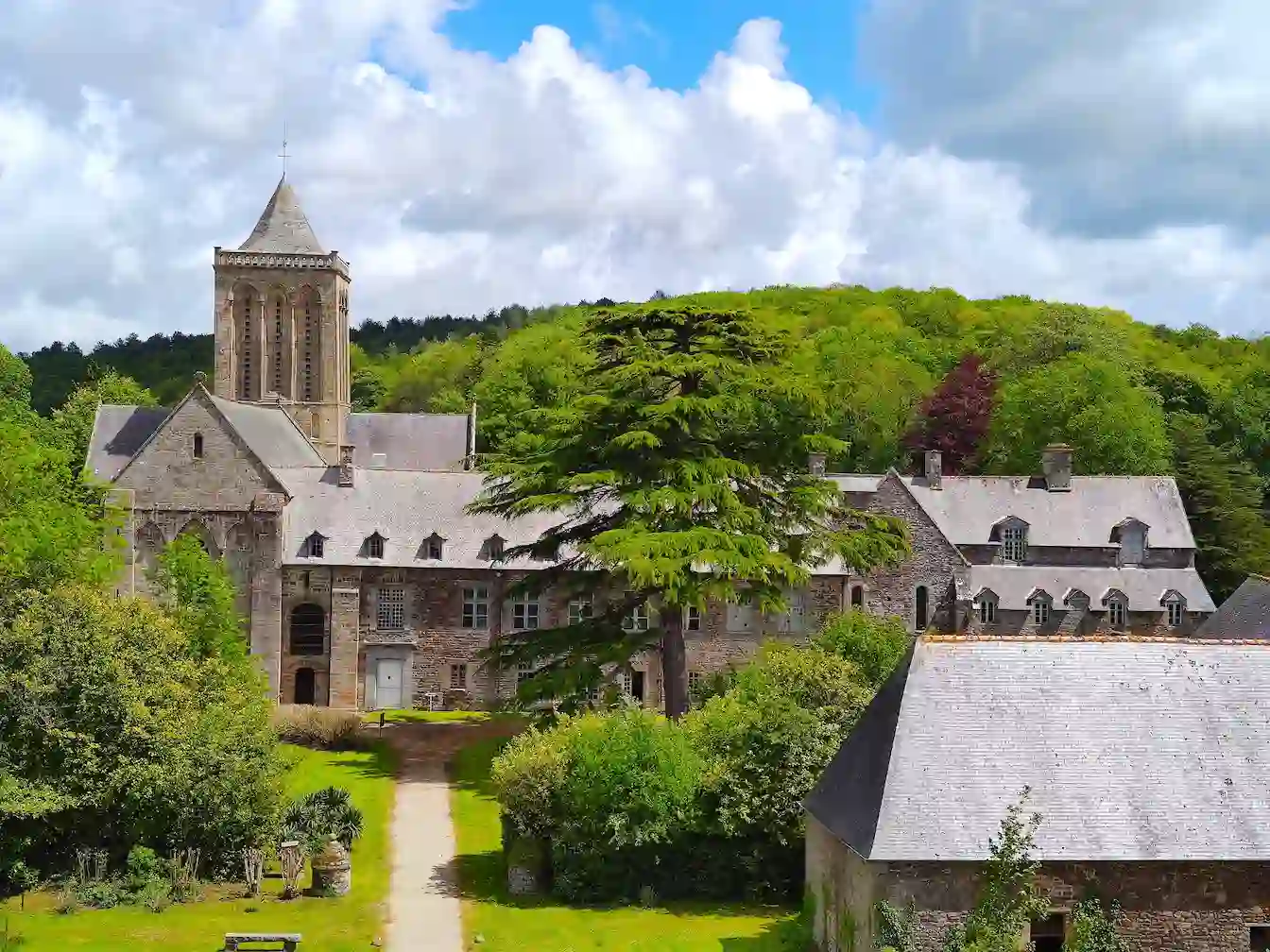 Abbaye Sainte Trinité de La Lucerne