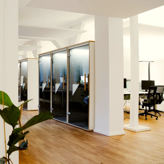 mute-labs phone booths in Leapsome office
