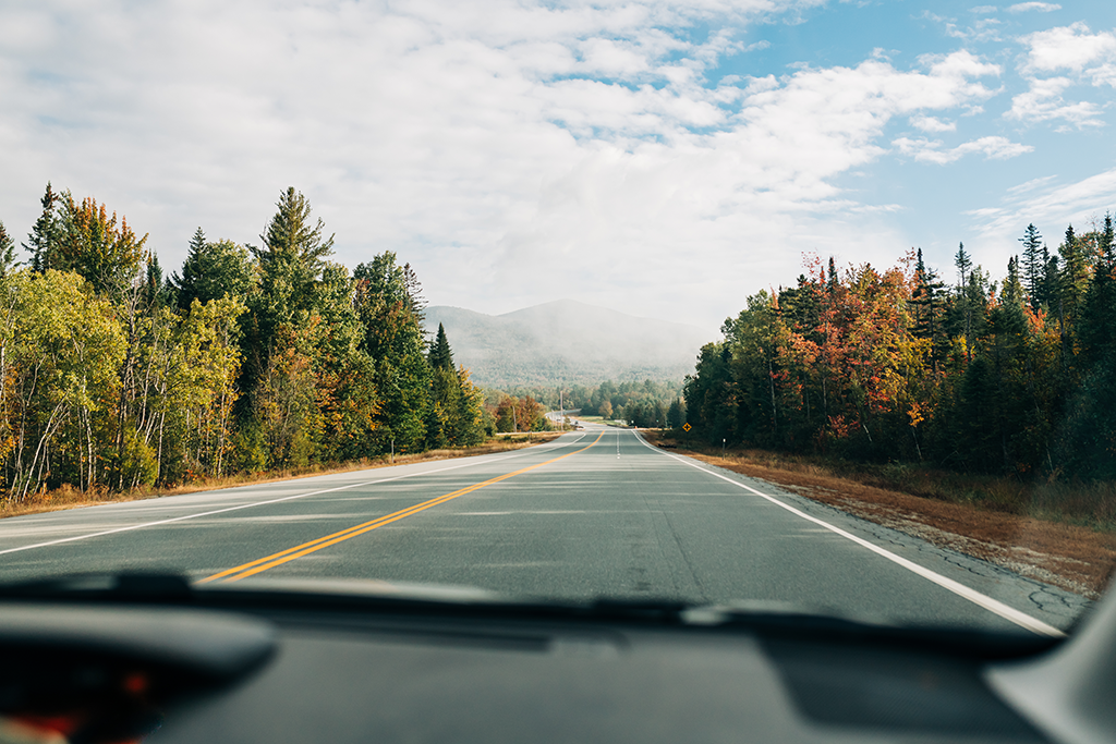 Mount Washington Valley scenic drive on open road