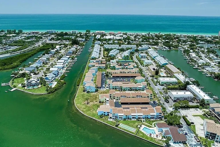 1-windrush-blvd-apt-84
