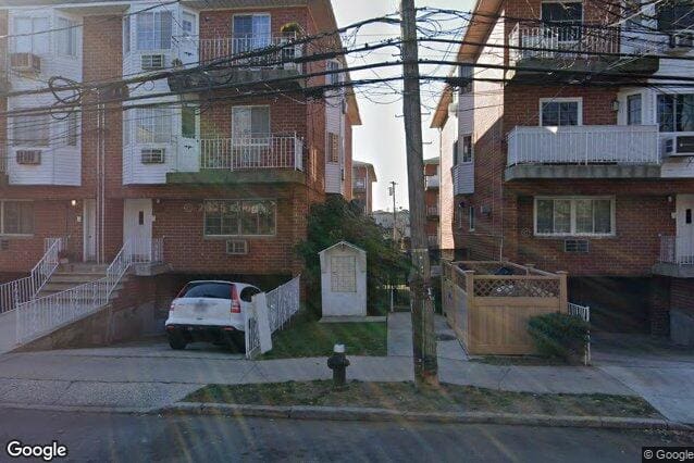 1121-e-72nd-street-014