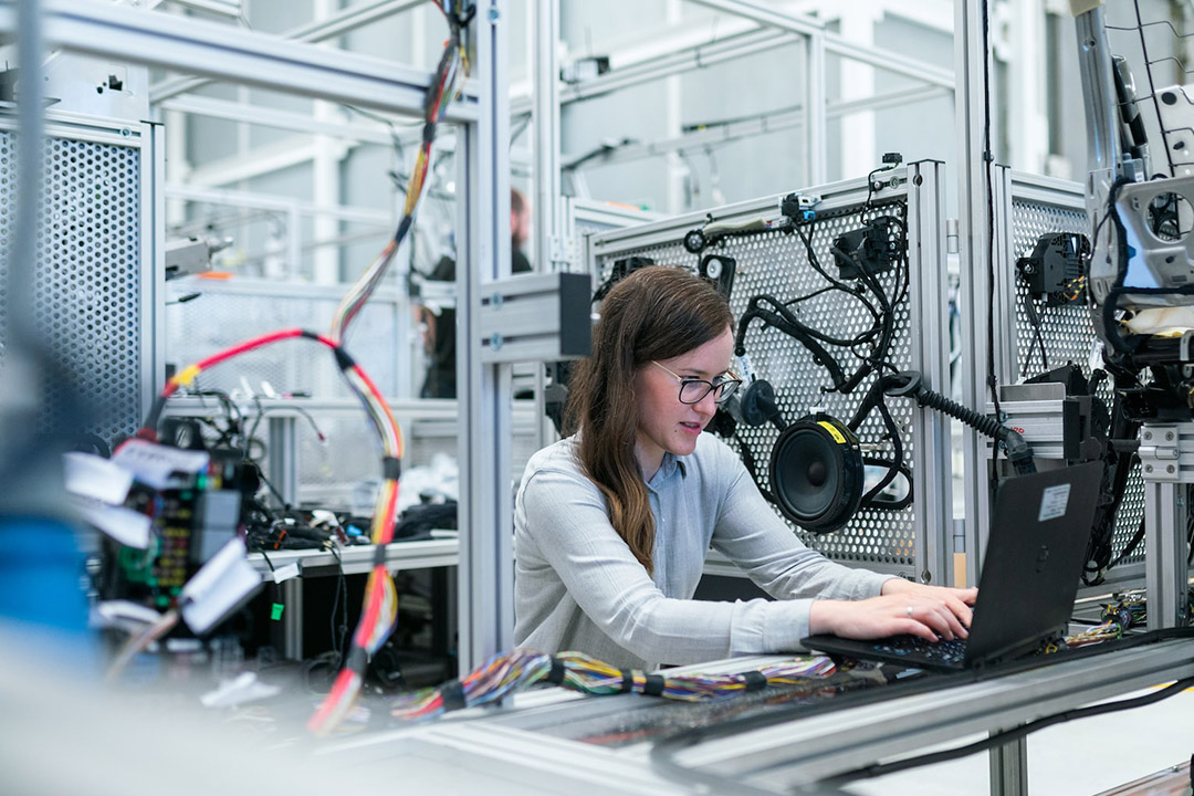 Digital Signage in Manufacturing Industry - truDigital