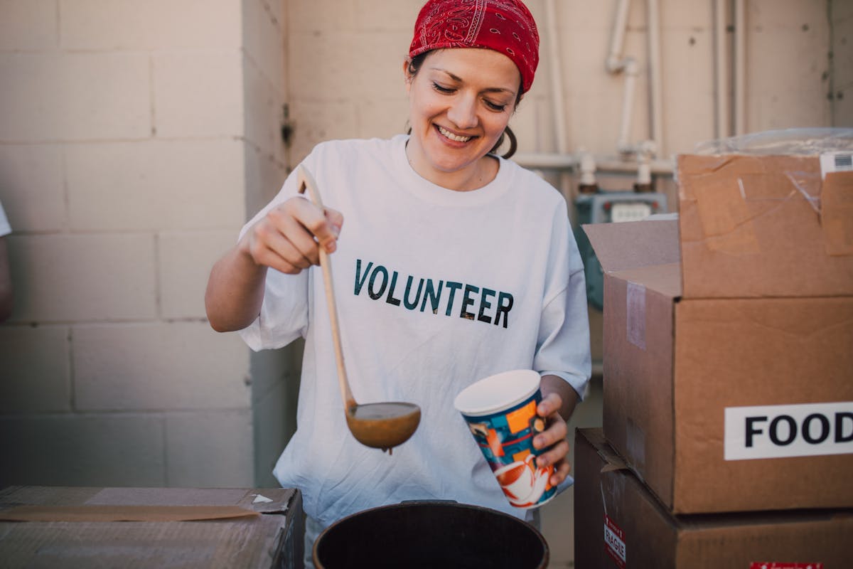 truDigital digital signage helps nonprofit organizations engage volunteers and donors at community service centers