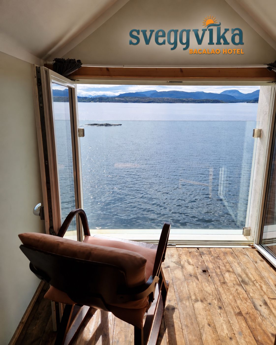 Sveggvika Bacalao Hotel ved sjøen på Averøy