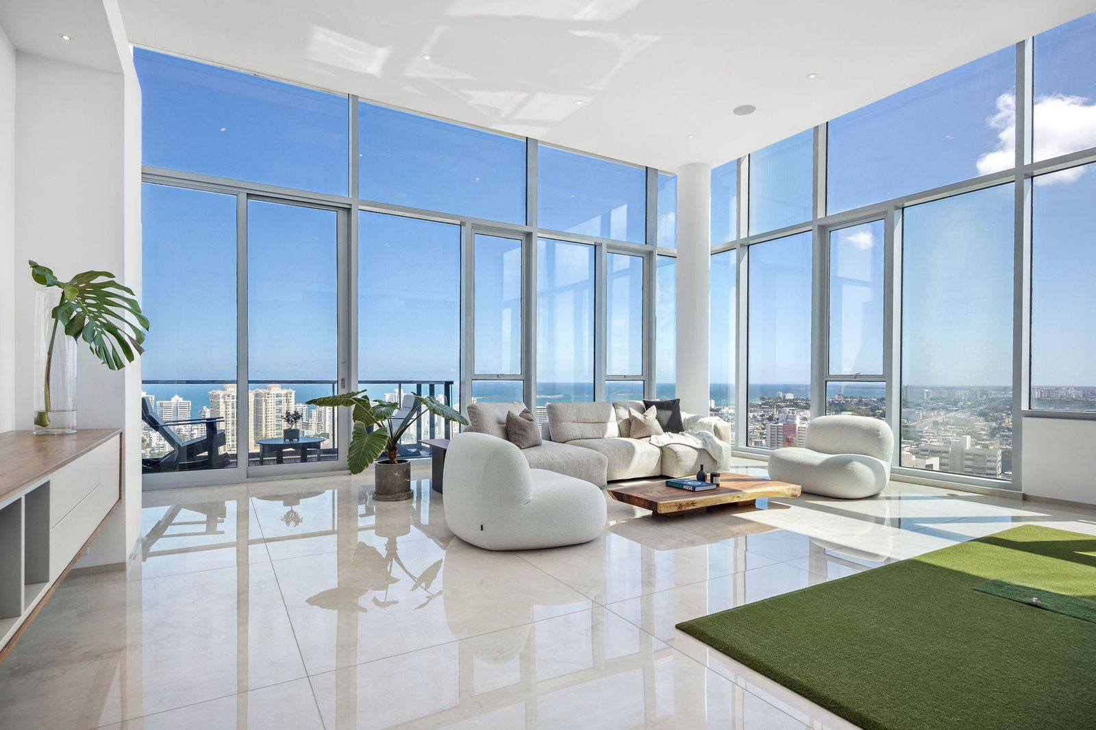 Translucent Glass Floor Penthouse Apartments
