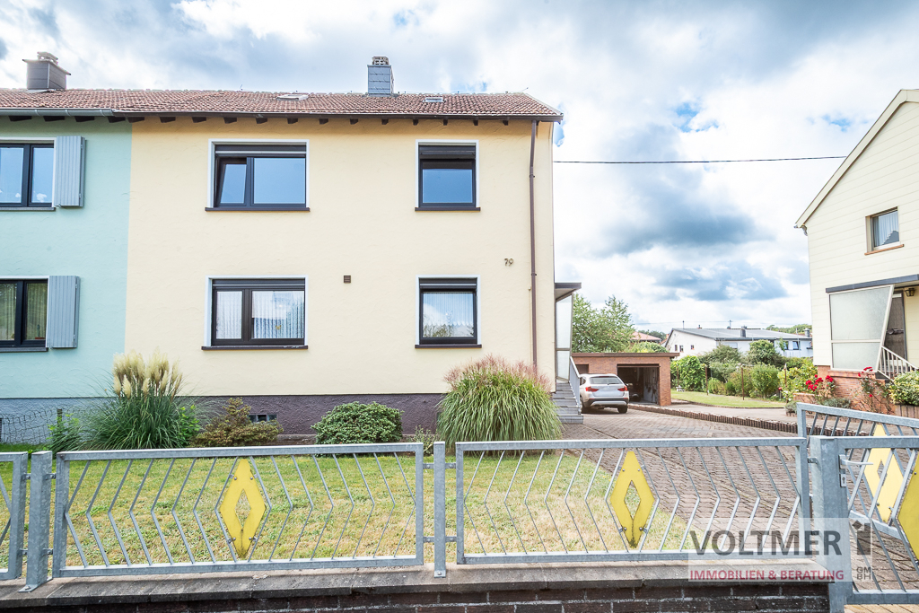 RESERVIERT - gepflegtes Zweifamilienhaus mit Ausbaupotenzial in Furpach!