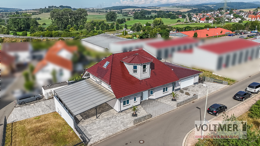 EYECATCHER - exklusives Anwesen mit diversen Garagen-Stellplätzen und Carport in Otterbach!