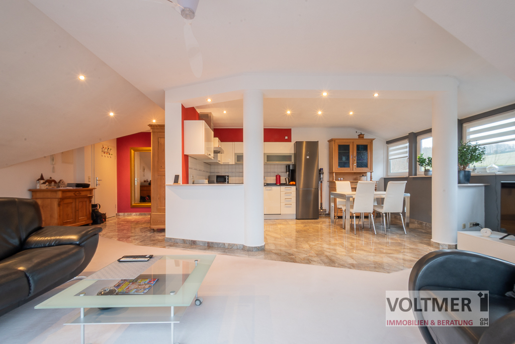 SCHMUCKSTÜCK - moderne Eigentumswohnung mit zwei Balkonen und Stellplatz in Zweibrücken!