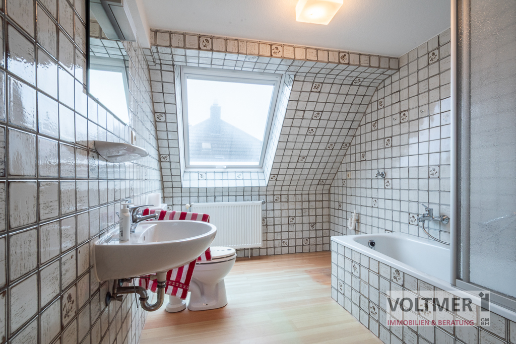 DG Wohnung links Tageslichtbad