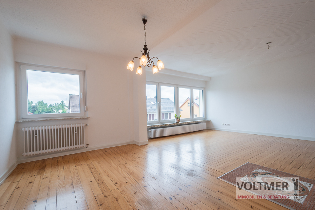 LICHTOASE - helle 2-Zimmer-Wohnung mit Einbauküche, Balkon und Stellplatz in Neunkirchen!