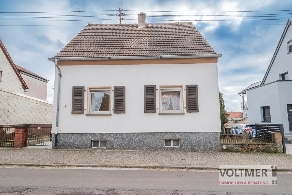 RESERVIERT - Einfamilienhaus mit Garten, Garage und zwei Wintergärten in Bexbach!