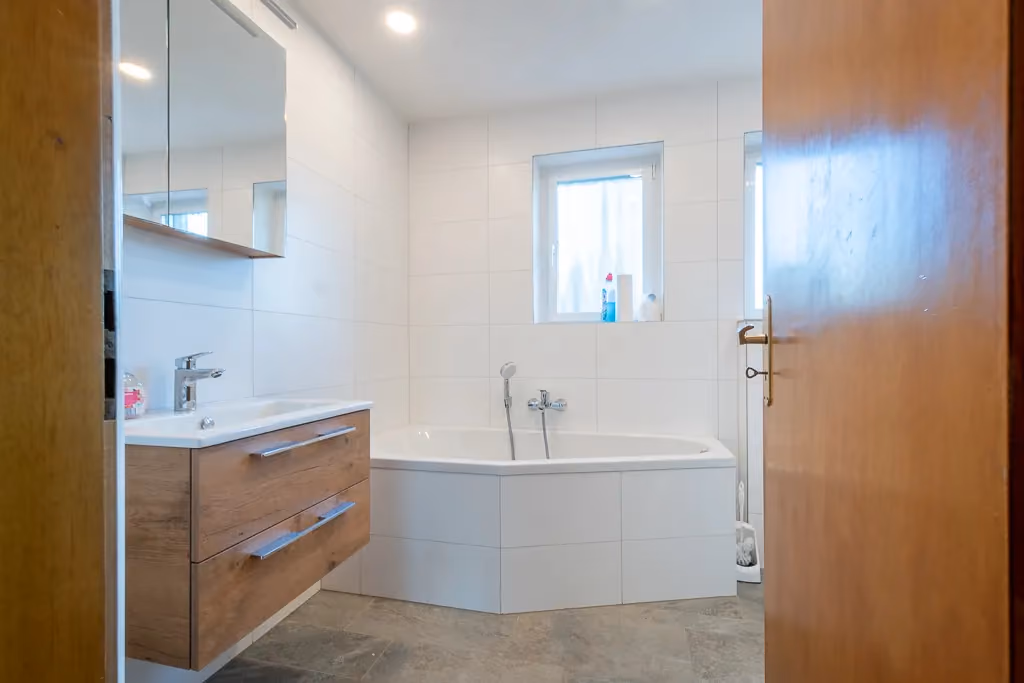 Badezimmer EG