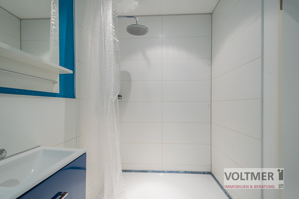 Badezimmer mit Dusche