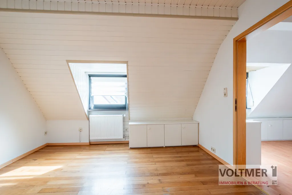 Durchgangszimmer/Kinderzimmer DG