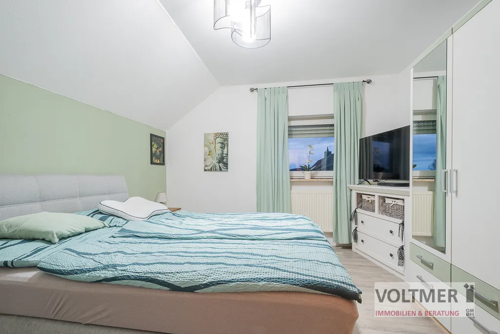 DG links Schlafzimmer