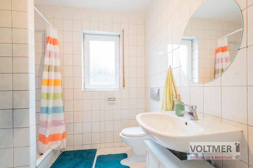 UG links Badezimmer 