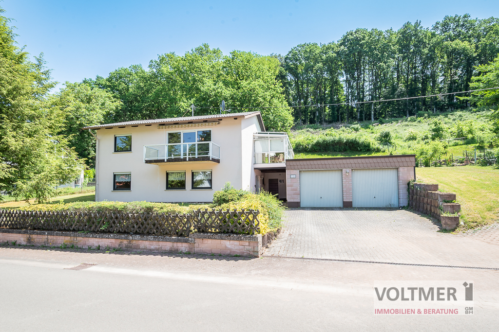 WOHLFÜHLOASE - Einfamilienhaus mit Doppelgarage, Garten und Wintergarten in Blieskastel-Alschbach!