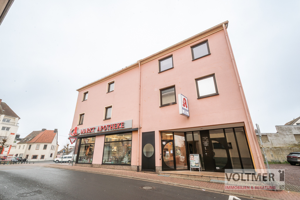 RESERVIERT - überwiegend vermietetes Wohn- und Geschäftshaus in zentraler Lage von Neunkrichen!