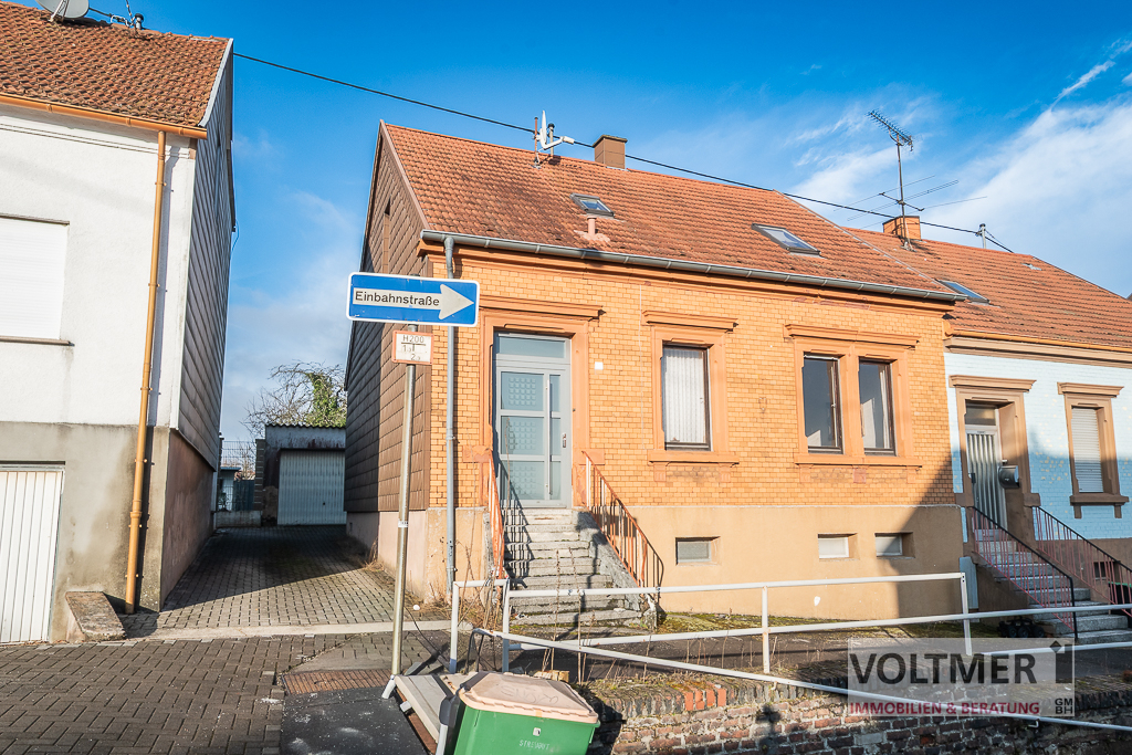 GESTALTUNGSFREIHEIT - Einfamilienhaus mit Garage und Garten in Elversberg!