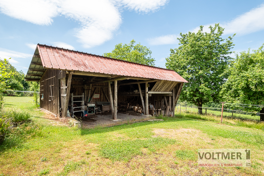 Holz-Unterstand
