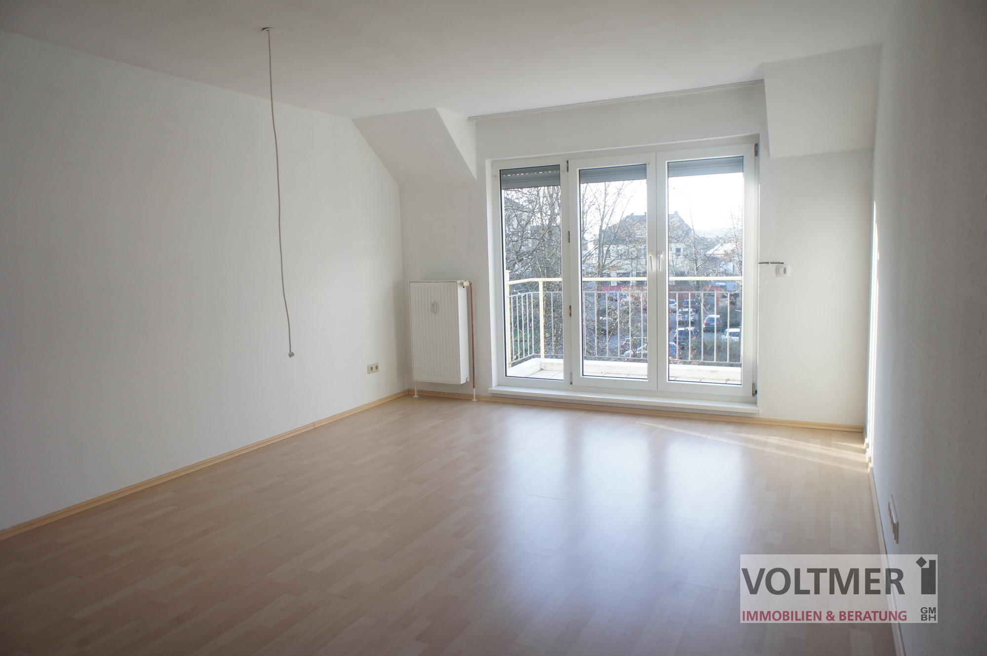 WOHLBEHAGEN - helle 2-Zimmer-Wohnung mit Balkon, Einbauküche und Stellplatz in Neunkirchen!