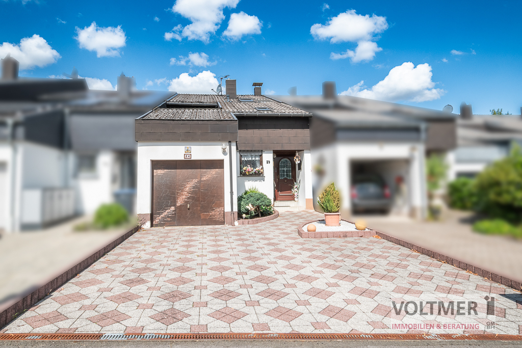WOHLGEFÜHL - Reihenmittelhaus mit integrierter Garage in begehrter Lage von Kohlhof!