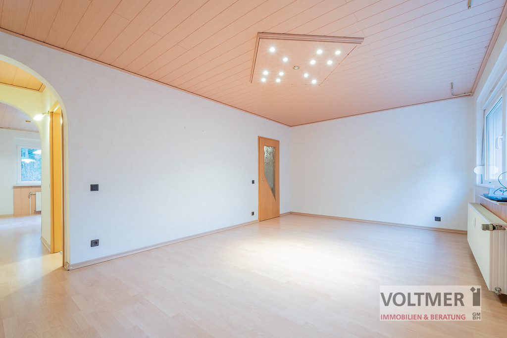 KOMFORT - großzügige Eigentumswohnung mit Loggia und Fahrstuhl in Wellesweiler!