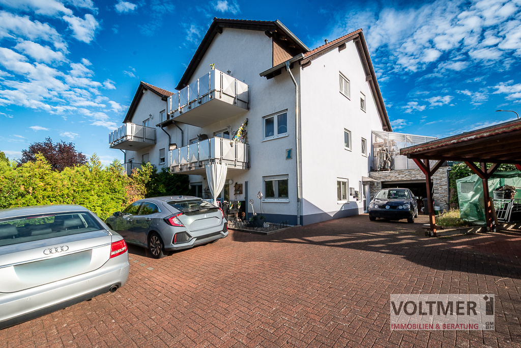 Dachgeschoss-Idylle - vermietete Eigentumswohnung mit Balkon und Stellplatz in Bechhofen!