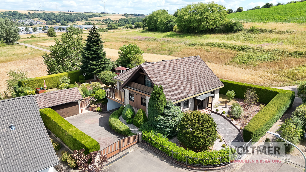 RESERVIERT - Einfamilienhaus mit Doppelgarage in Sackgassenlage von Blieskastel!