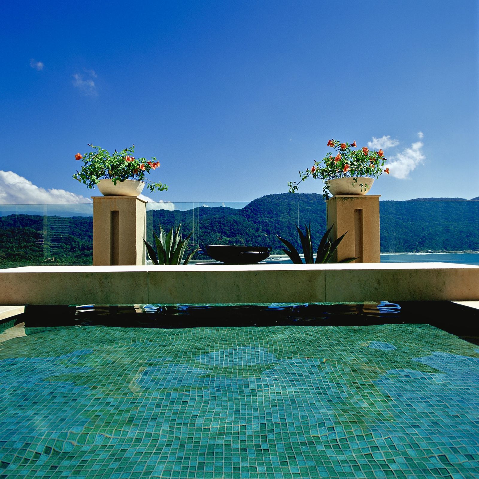 Iporanga: Casa sobre o Mar com 8 Suítes e Piscina Infinita – foto 7