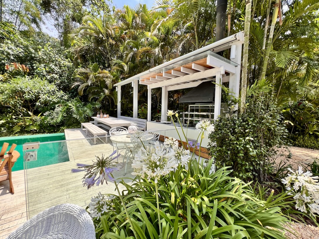 Integração total entre ambientes internos e externos – Casa 792