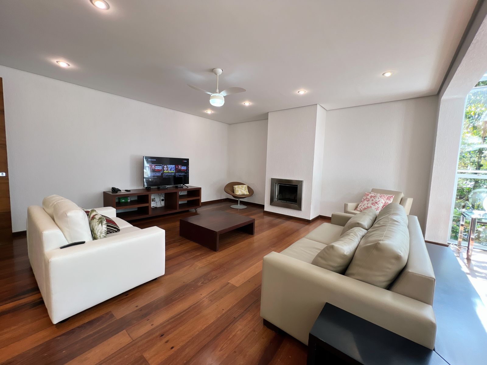 Quarto com duas camas e varanda – Casa 789