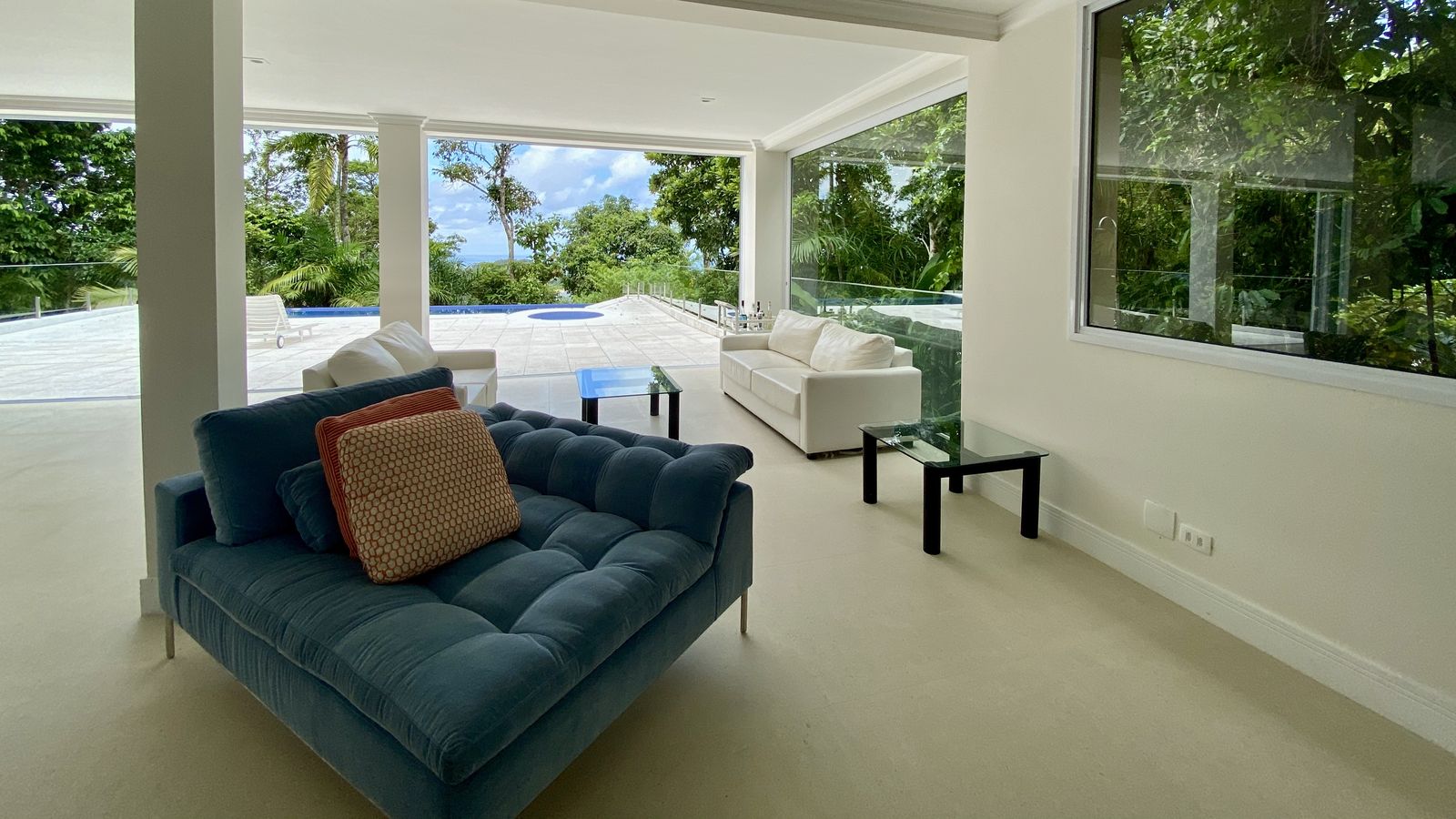 Terraço amplo com vista para o mar – Casa 788