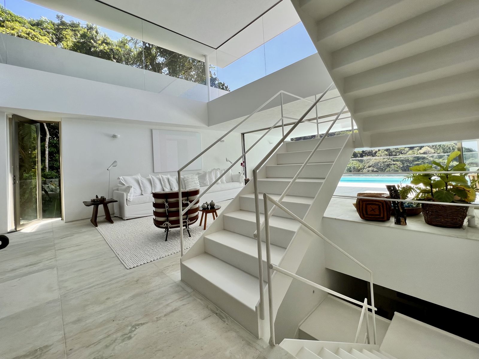Espaço social aberto com vista panorâmica para o horizonte – Casa 783