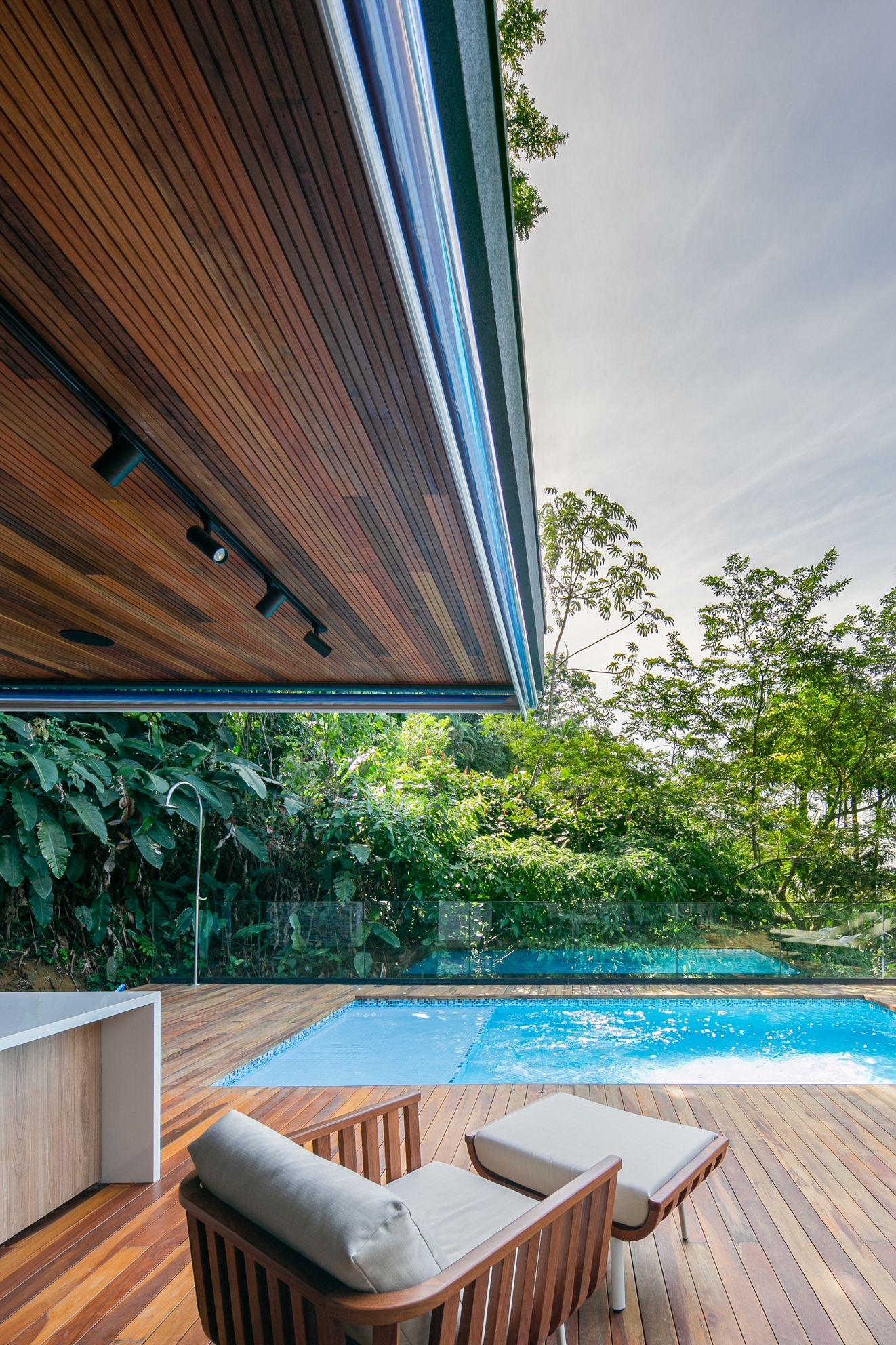 Casa de luxo à venda no alto do Condomínio São Pedro – 700 m², vista, piscina e automação. – foto 26