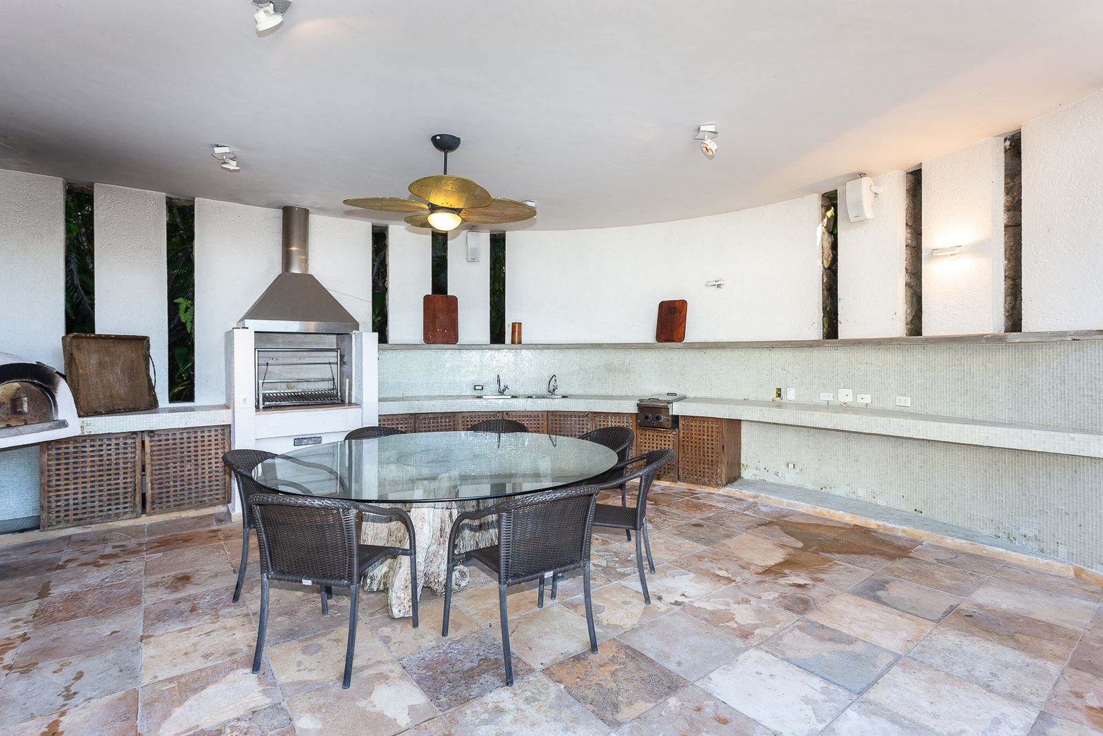 Piscina de borda infinita com vista para o mar – Casa 679