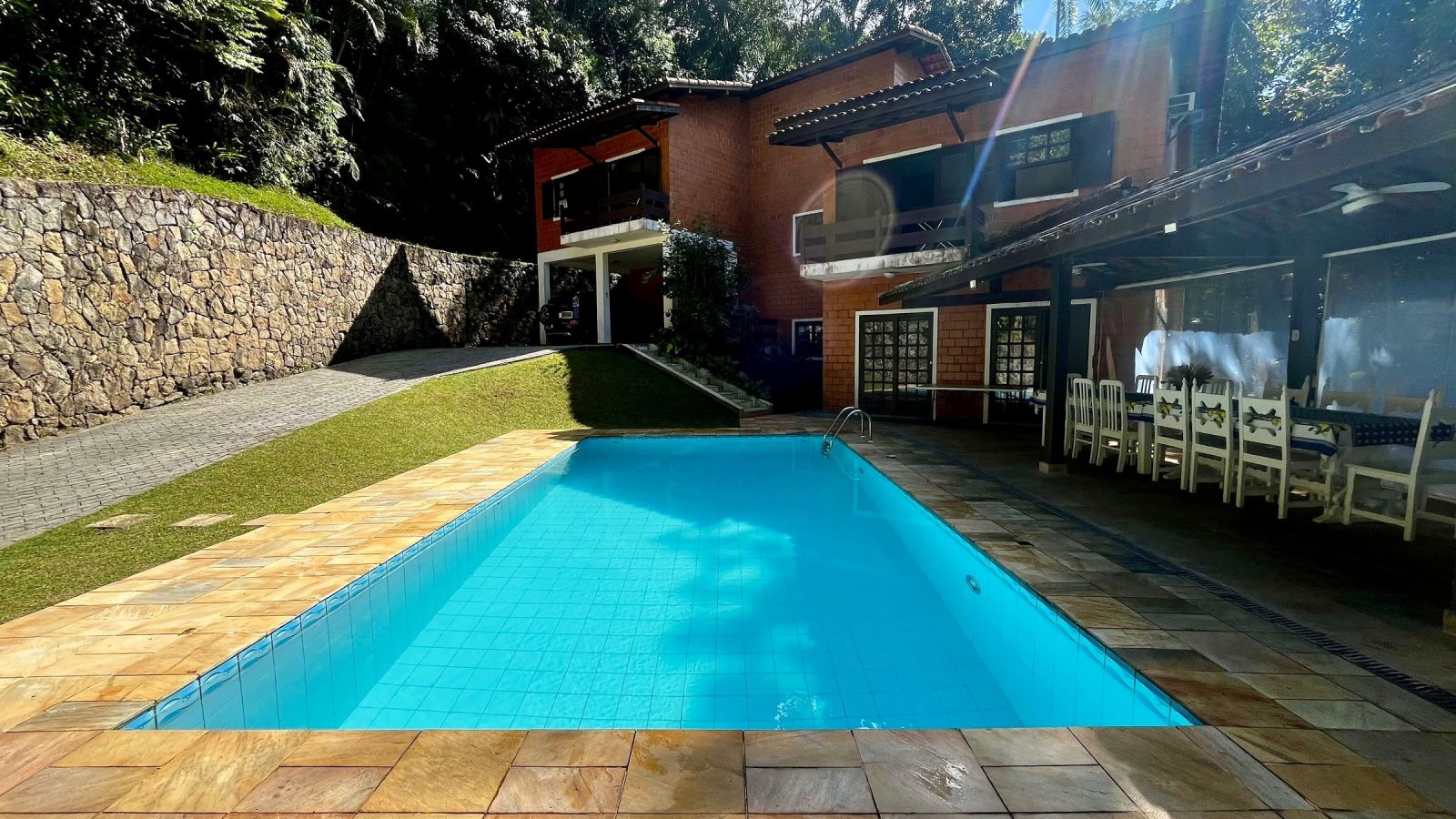 Iporanga: Casa com 5 Suítes, Área Gourmet e Piscina – foto 3