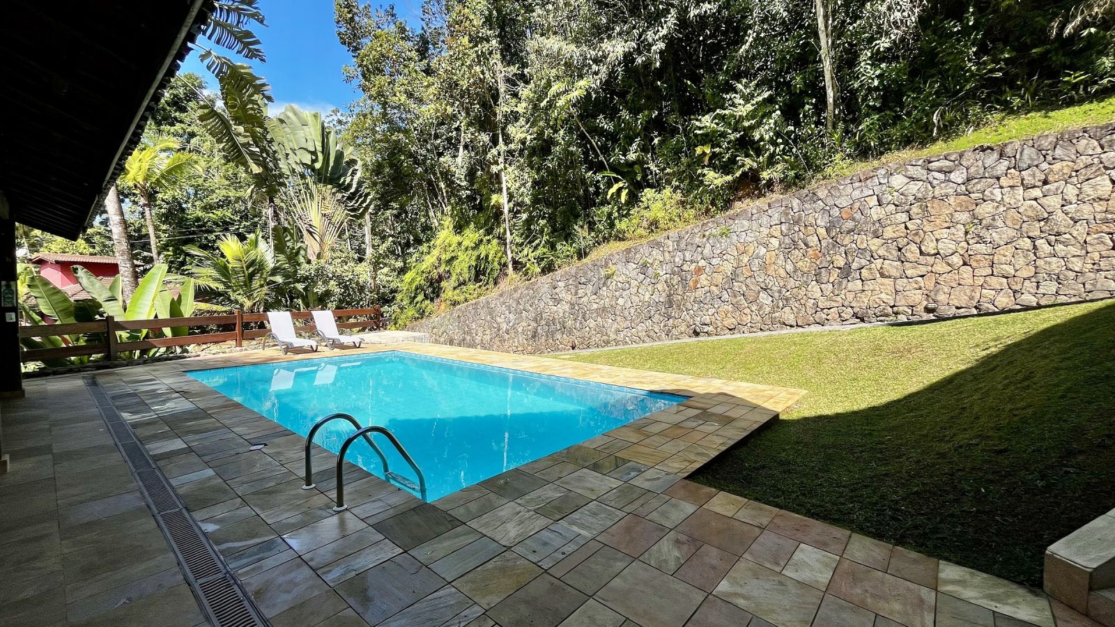 Iporanga: Casa com 5 Suítes, Área Gourmet e Piscina – foto 8