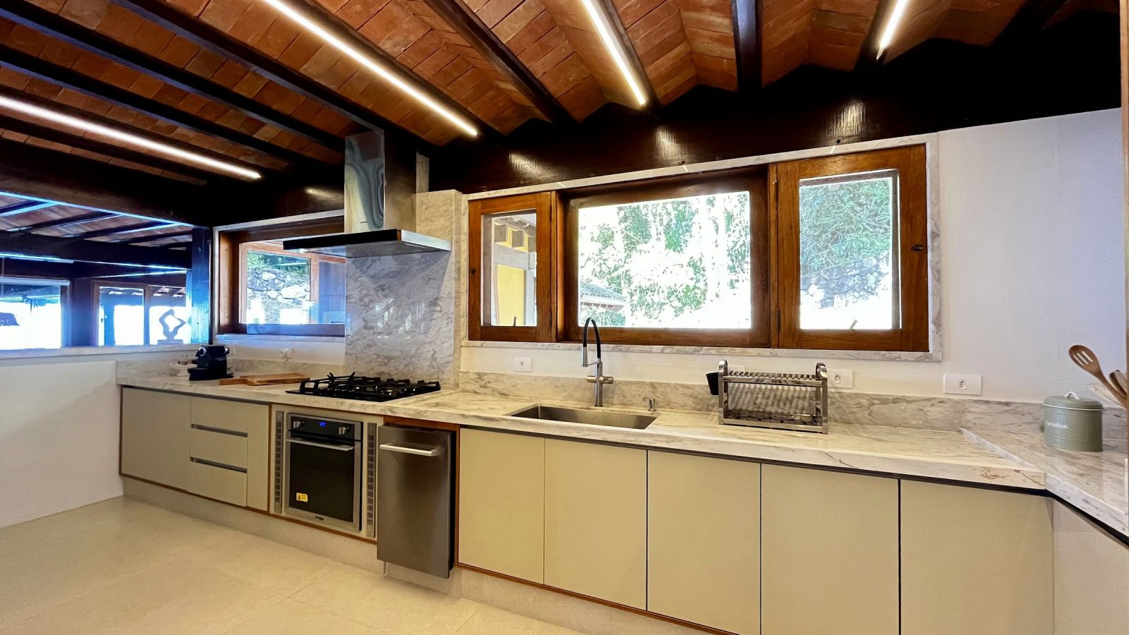 Tijucopava: Casa Vista Mar com 6 Suítes e Fogo de Chão – foto 29