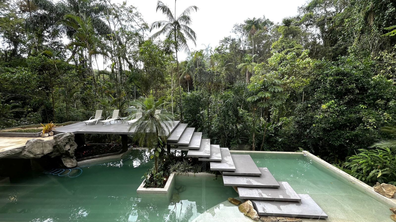 Piscina e mata – Casa 852