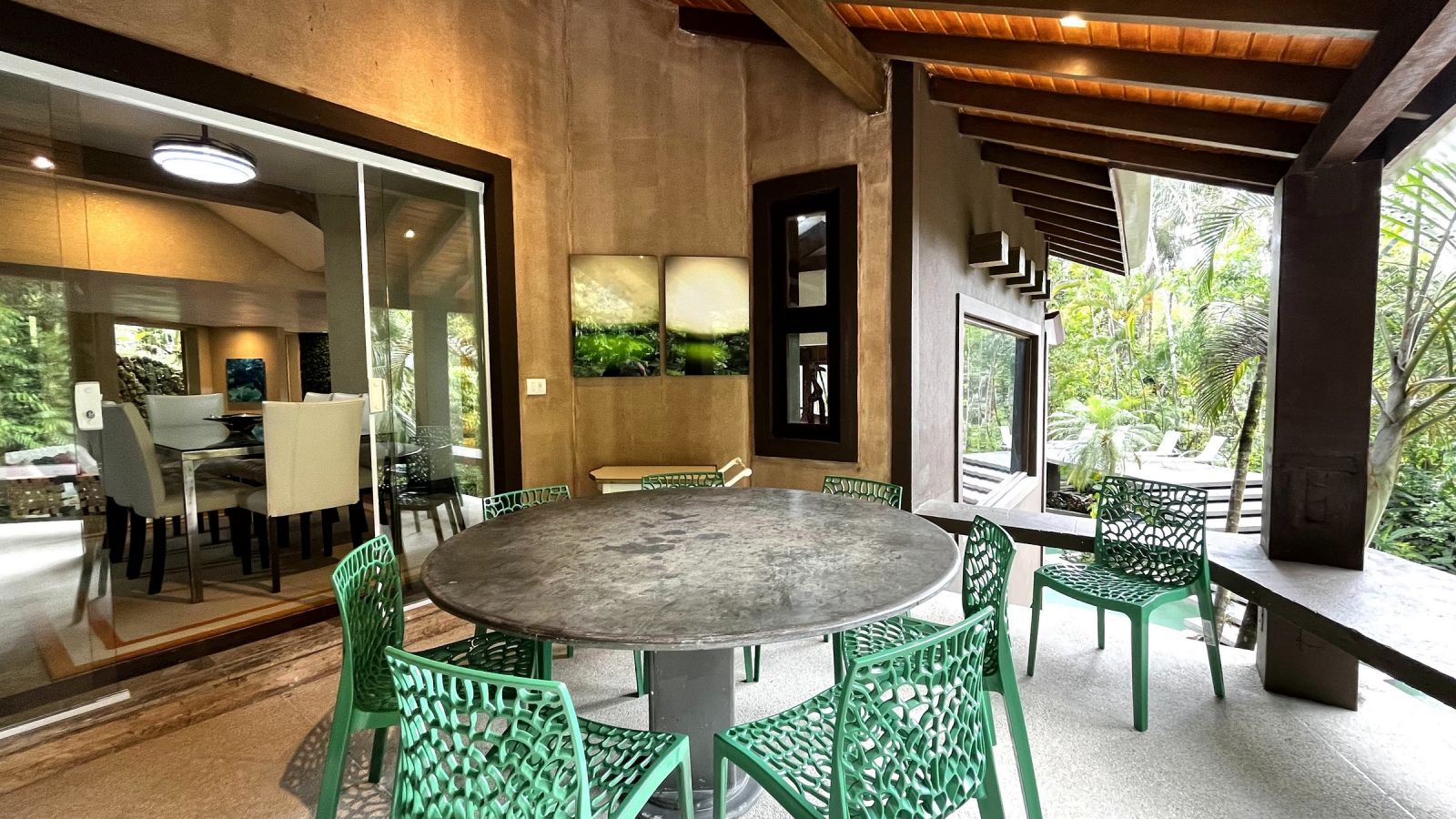 Varanda integrada à sala de jantar – Casa 852
