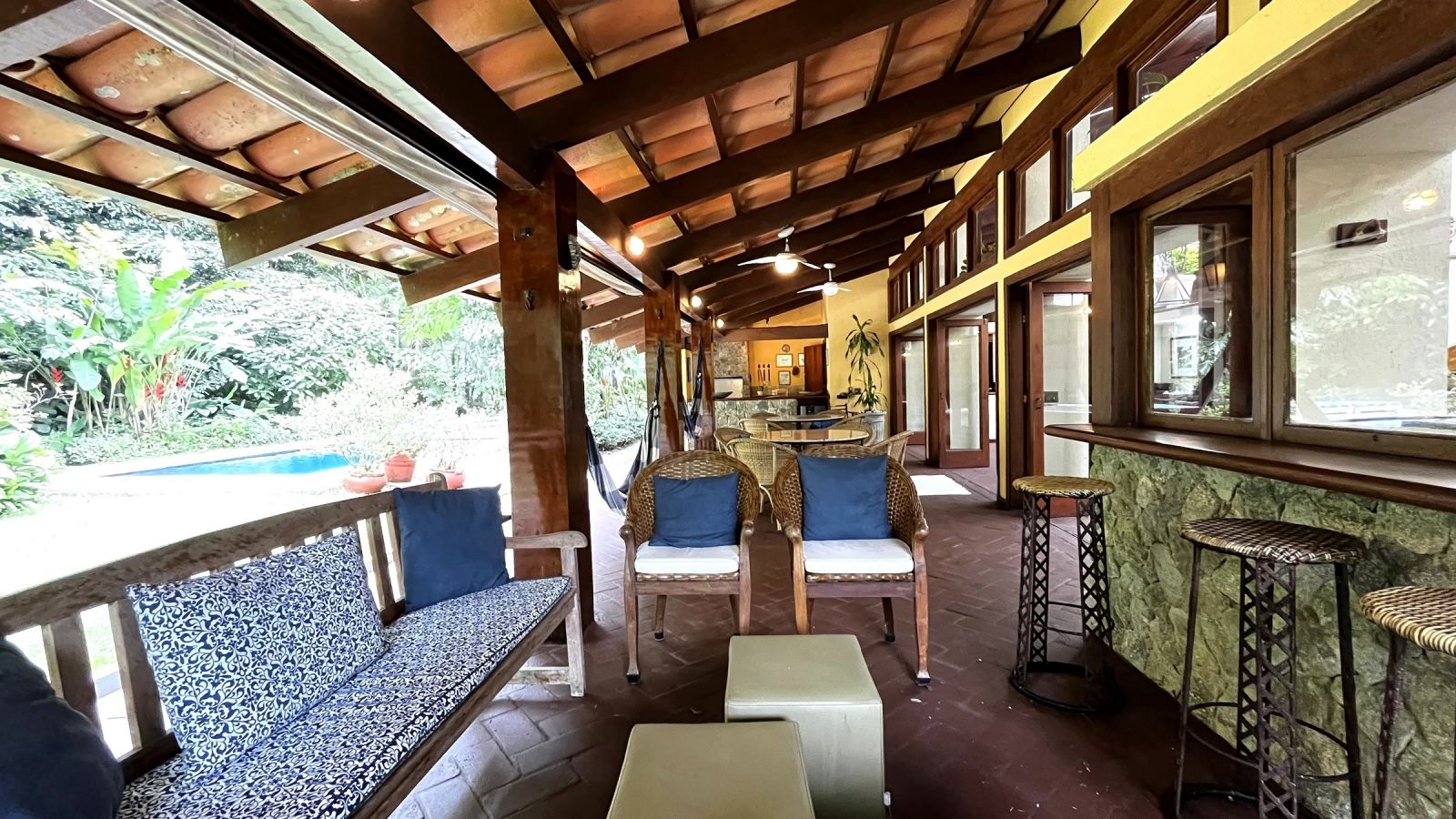 Varanda com estar – Casa 853